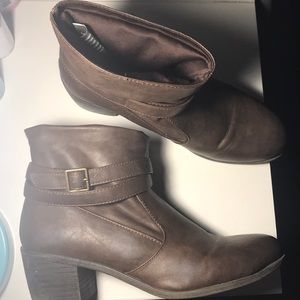 American Eagle Wrapped Ankle Brown Booties